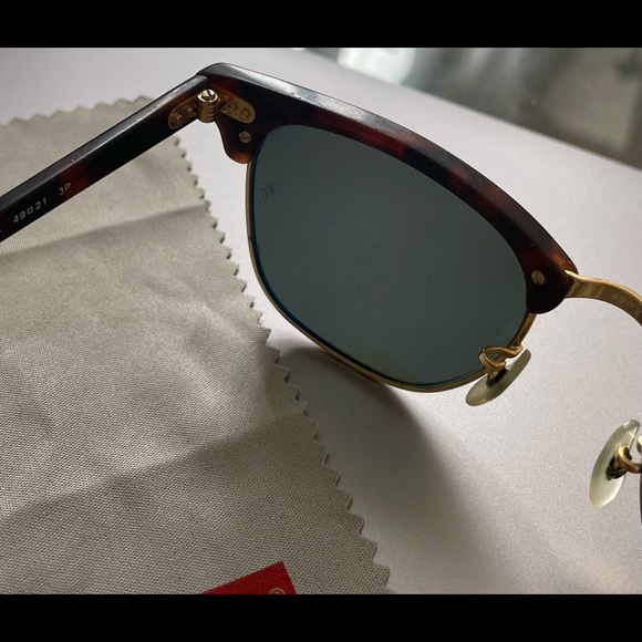 Ray-Ban Polarizes Clubmaster Classic Sunglasses in Tortoise and Green Classic - Picture 4 of 7